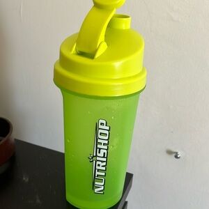 Shaker bottle